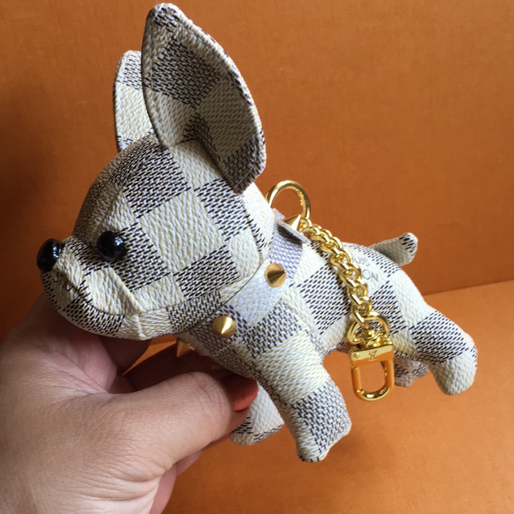 Dog 🐶 charm keychain DA NWT
